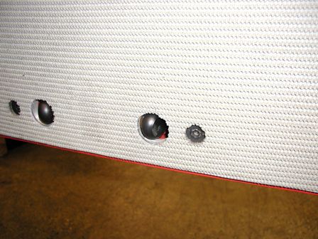 The Bolzoni Auramo ETX-G3S intelligent automatic clamping force control system uses an advanced sensors technology that identifies the number of units, the load dimensions and configuration and consequently selects the starting minimum working pressure.