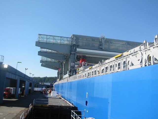 Four cranes bound for large vessels in Oshima Shipyard