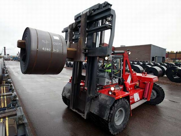 28-tonne Kalmar DCD