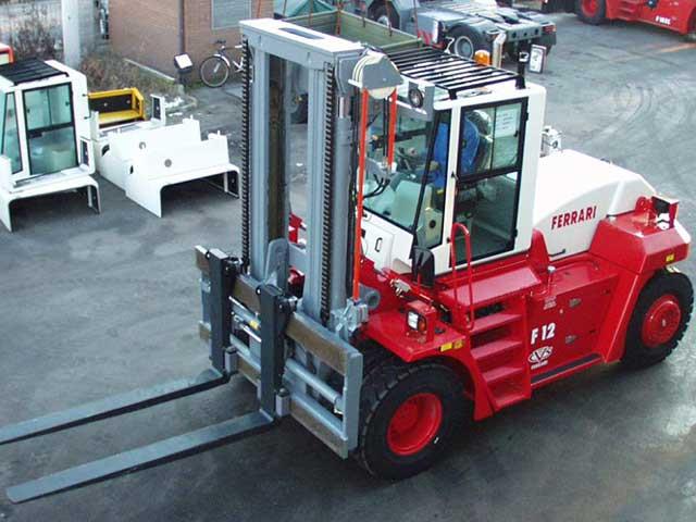 <b>CVS Ferrari also has a new family of Forklifts and Container Handlers  (Photo)</b>