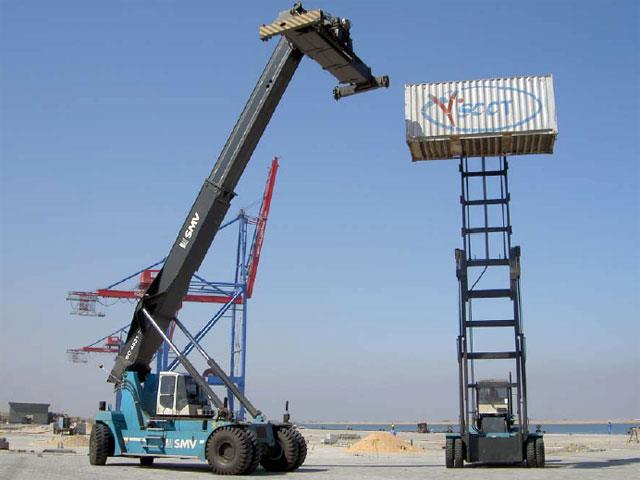SMV supplies container handlers to new Egyptian port