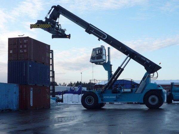 Nine Konecranes reach stackers are part of the Kuwait Ports Authority's 32-machine order.