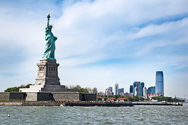 Konecranes image: Konecranes equipment will move containers of municipal solid waste from New York City.