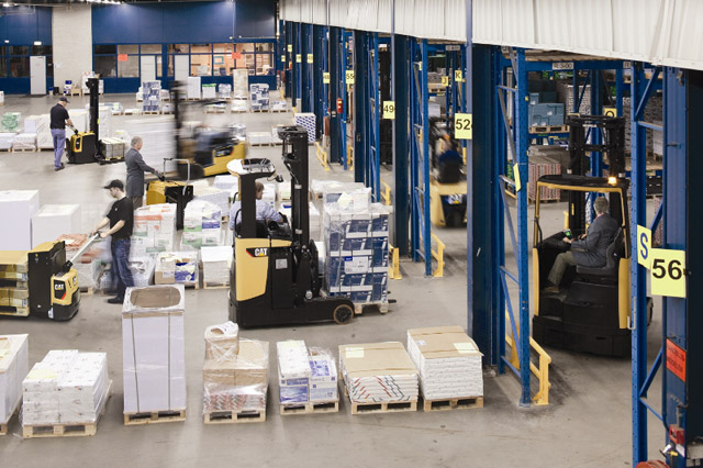 Cat® forklifts and warehouse equipment offer great truck performance even in the most demanding applications. Click image to enlarge