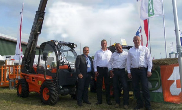 Expo visitors were drawn to the ultra-compact, telescoping AUSA Taurulift T 144 H Plus.