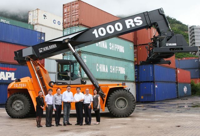 Kalmar delivered its 1000th reachstacker to Wing Wah Container Depot Co Ltd in Hong Kong.