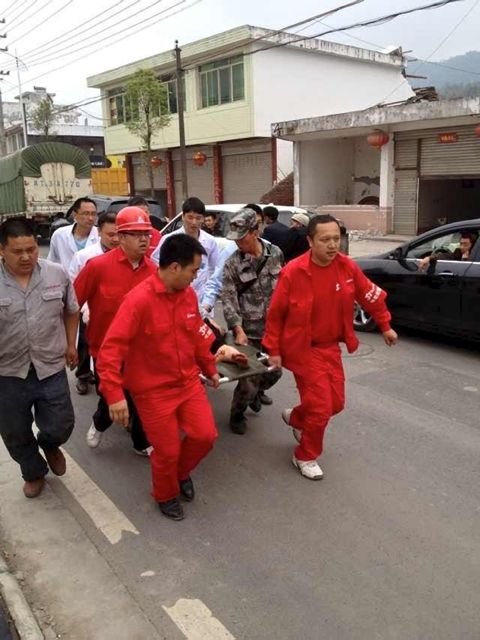 SANY sent five rescue teams to assist Sichuan.