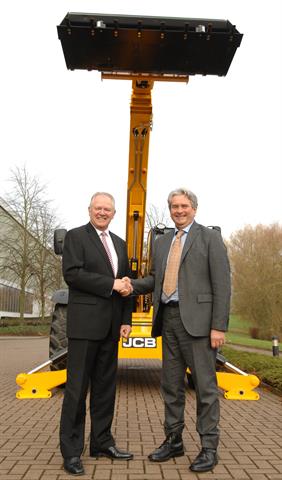.JCB CEO Alan Blake and MAGNI TH president Riccardo Magni seal the deal.