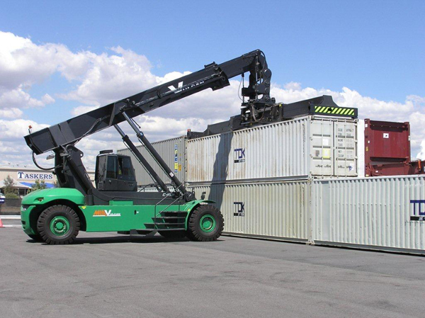 A Vulcan reach stacker in operation at Agility.