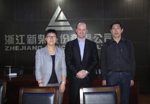 From left: Ding Jie Qiong, Vice Minister<br />Frederik Lempiere, Corporate Services Division-TVH<br />Yu Guangfu, Vice Minister of Sales Department-Zhejiang Xinchai Co., Ltd