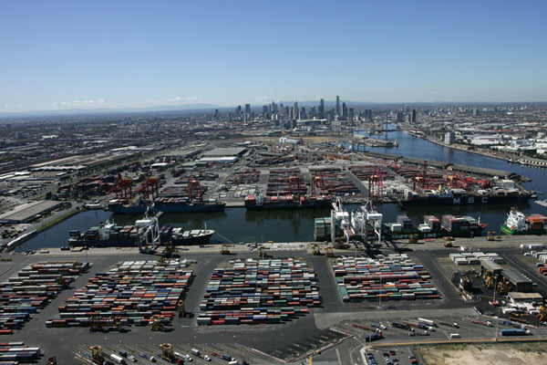 The Port Capacity Project will see increased container capacity at the existing Swanson Dock terminals.