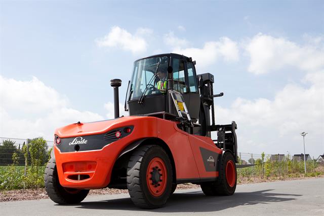 Linde H160 with rotating cabin