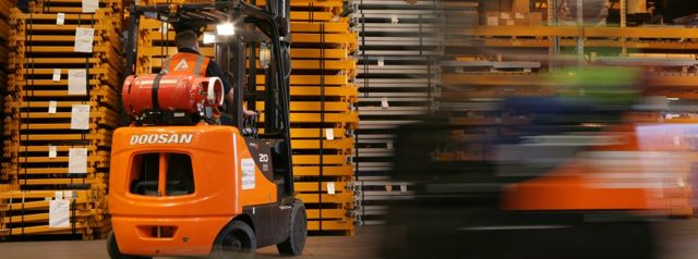 APEX Linvar turns to Doosan Forklift for its material handling needs.
